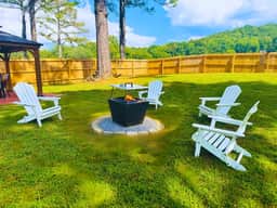 Lake Guntersville Cabin | Pet Friendly & Fenced Yard | Fire Pit | Near Boat Ramp - The Coco Chateau - Image 5