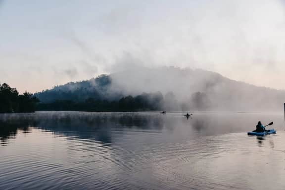 Lake Guntersville Twin Cabins | Pet Friendly & Fenced Yard | Fire Pit | Near Boat Ramp - The ViP Retreat - Image 3