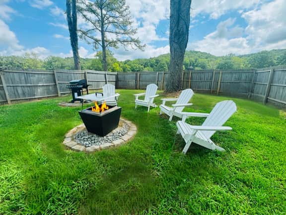 Lake Guntersville Twin Cabins | Pet Friendly & Fenced Yard | Fire Pit | Near Boat Ramp - The ViP Retreat - Image 5